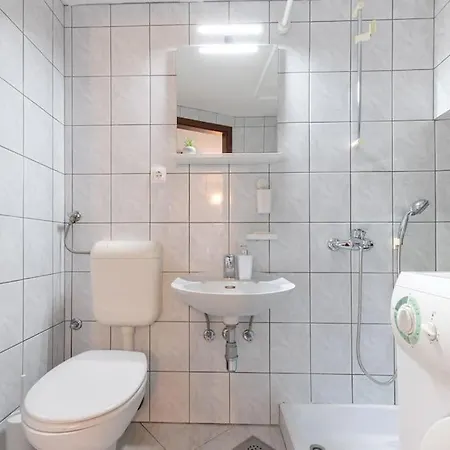 Chiba Apartment Split